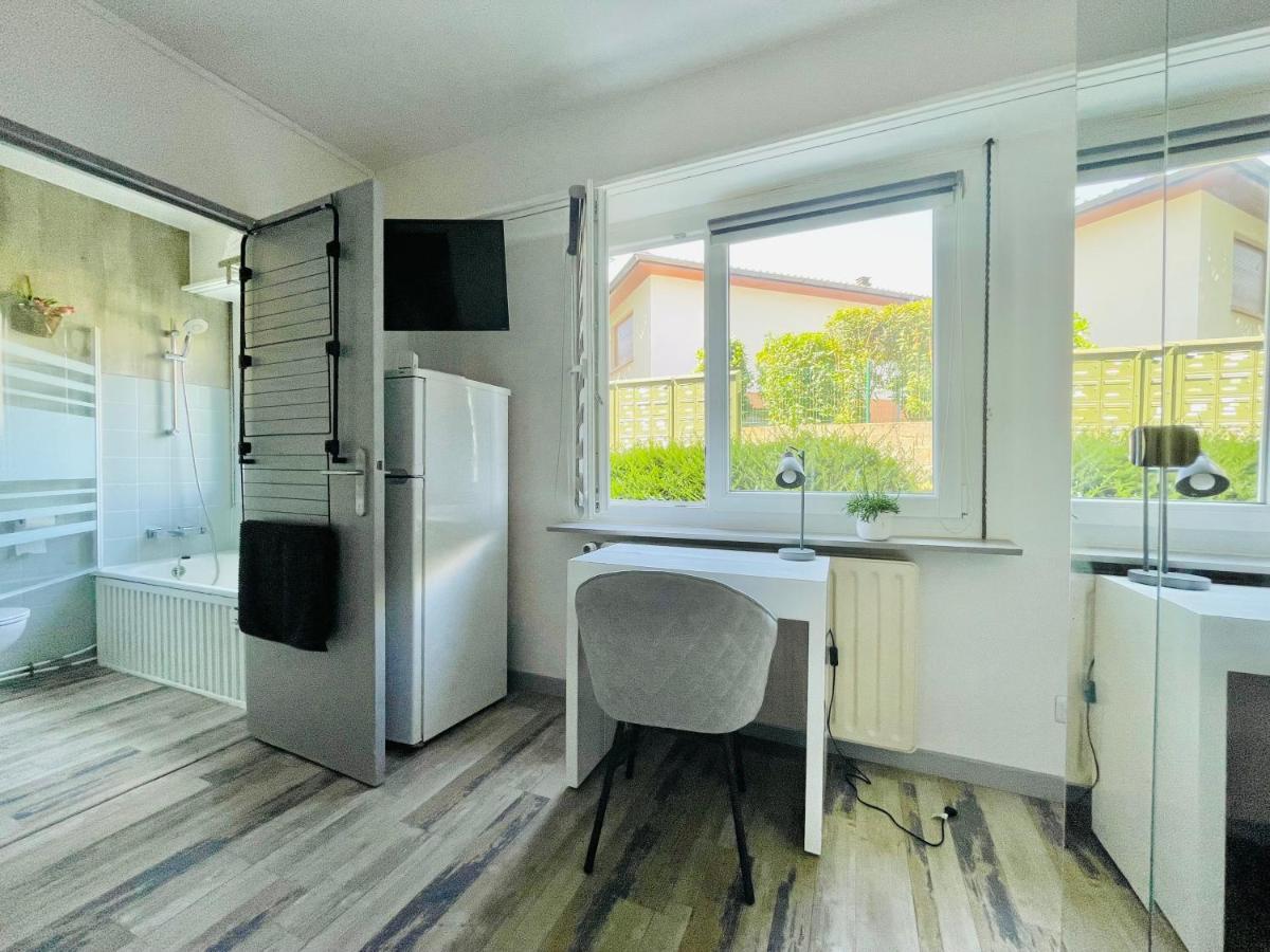 Dnn - Stylish Studio - Free Wifi, Netflix And Parking - Min Away To Basel And Airport - Dishwasher, Washing Machine Saint-Louis  Exterior photo